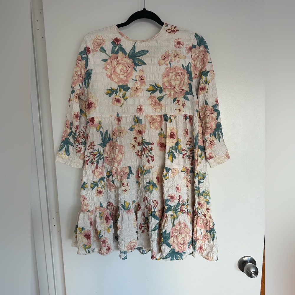 Ivory floral Zara mini dress. Size Medium